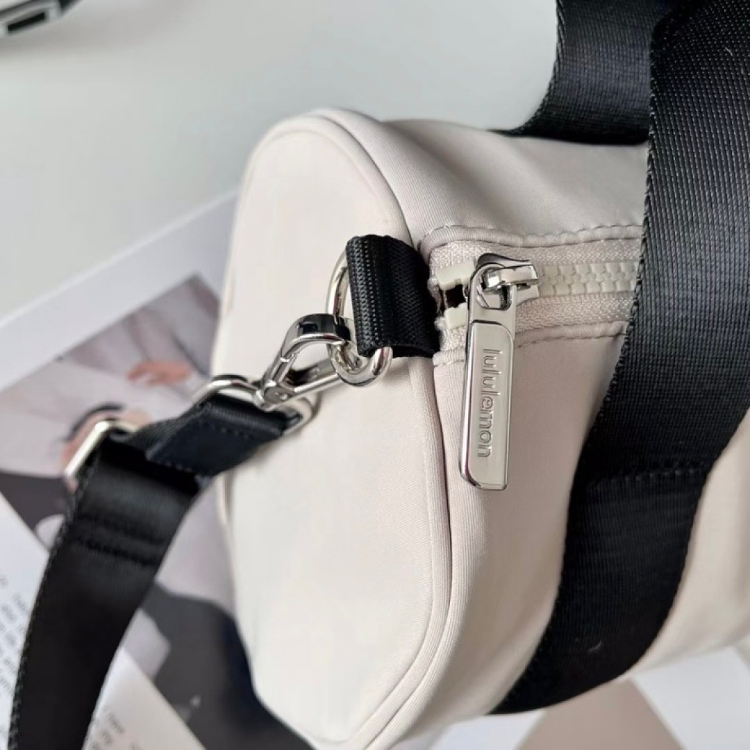 Lululemon Knit Nylon Mini Barrel Duffle · WL24151 — תמונה 10