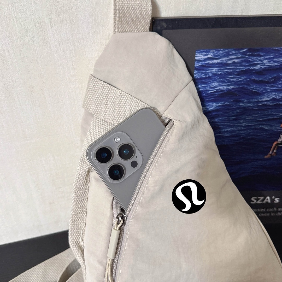 Lululemon Large Slouchy Sling Bag · WL28241 — תמונה 10