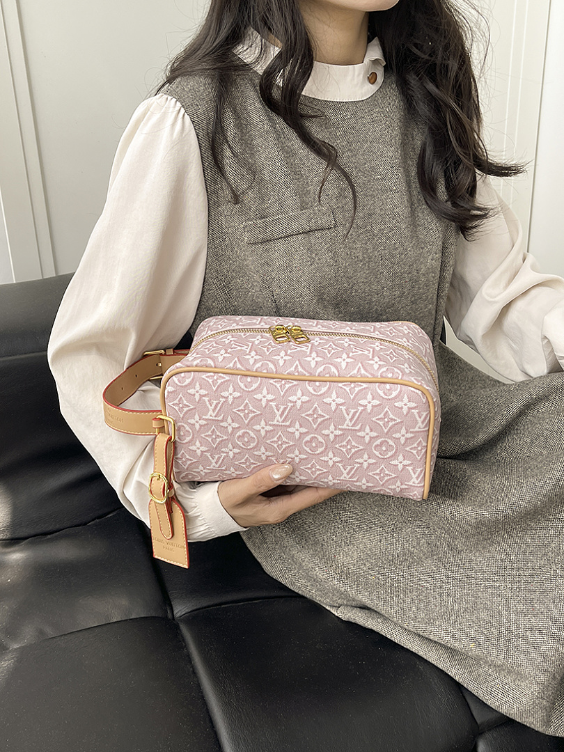 Louis Vuitton Pochette Cosmétique PM · EL6668 — תמונה 18