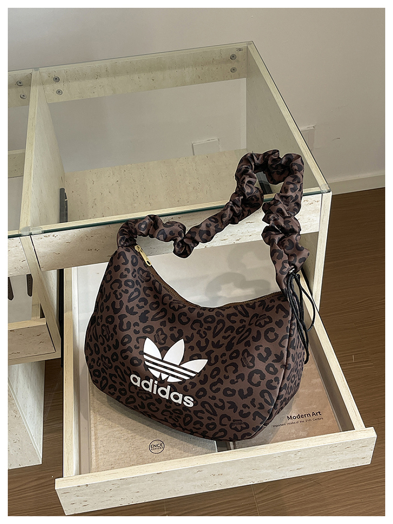 Adidas Leopard Small Shoulder Bag · EA1820 — תמונה 60