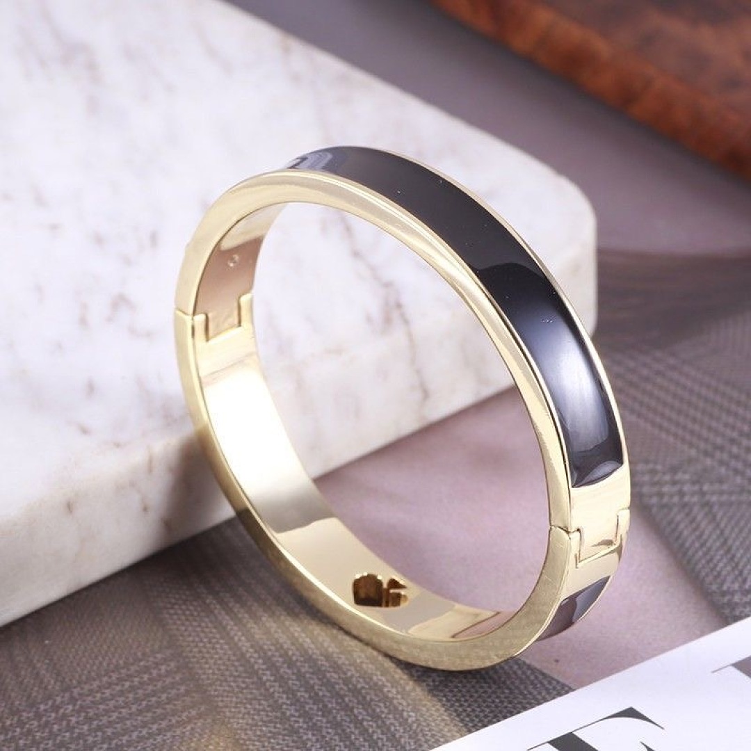 Kate Spade Hole Punch Spade Hinge Bangle · WK27409 — תמונה 14