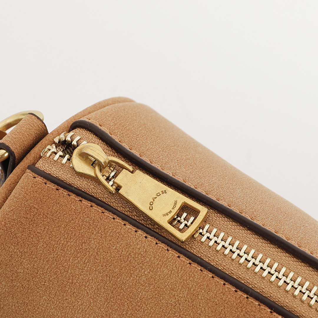 Coach Nolita Barrel Bag · EC6661 — תמונה 28