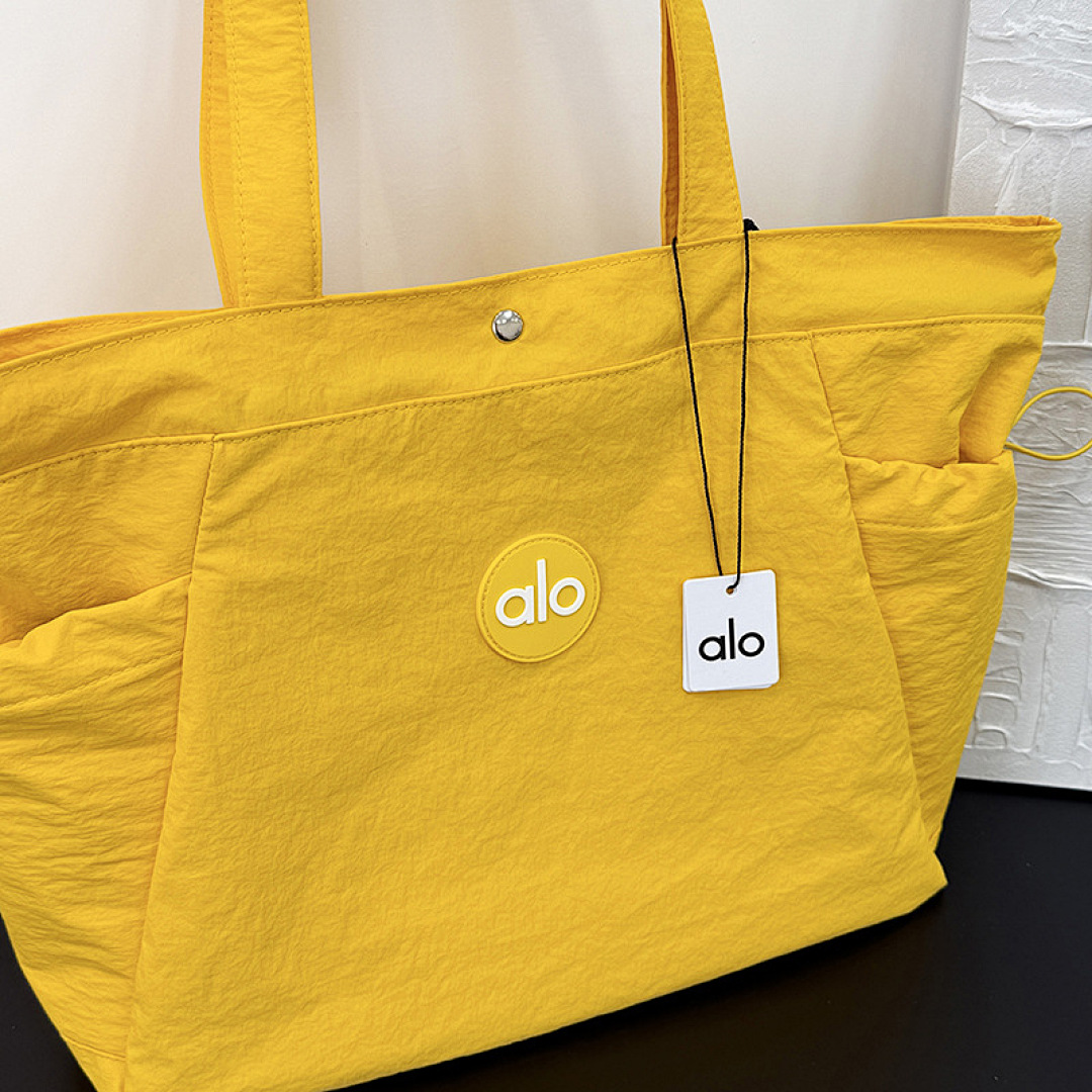 Alo Aura Universal Tote · WA57416 — תמונה 11