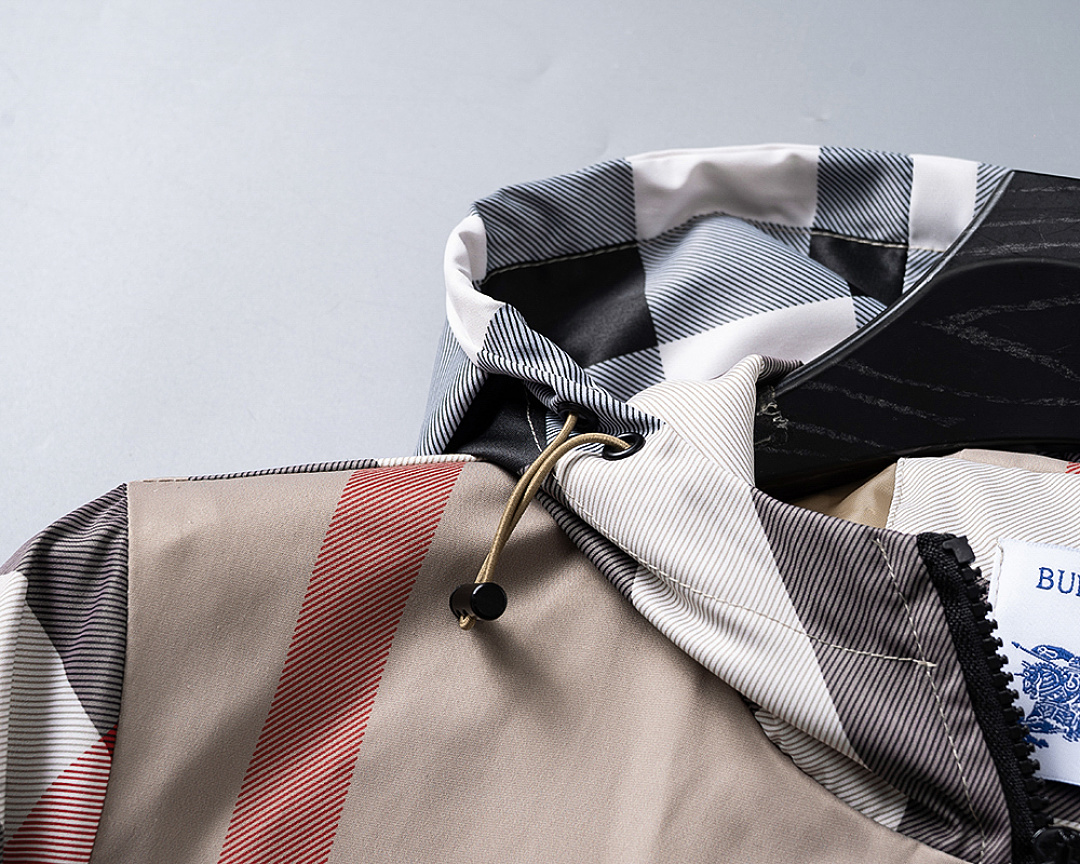 Burberry Reversible Check Newport Hooded Jacket · PB25073 — תמונה 12