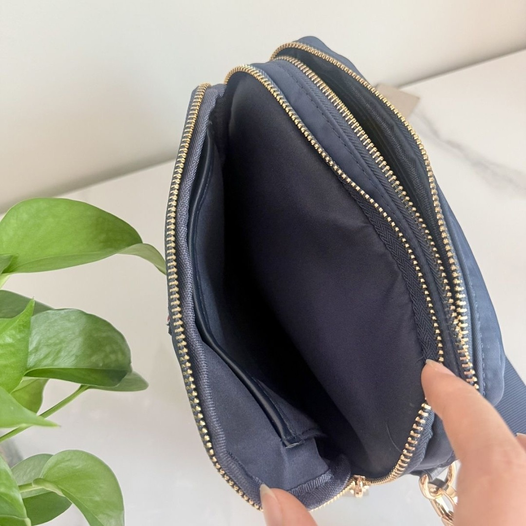 Tommy Hilfiger Popette Global Stripe Crossbody Camera · WT24587 — תמונה 4