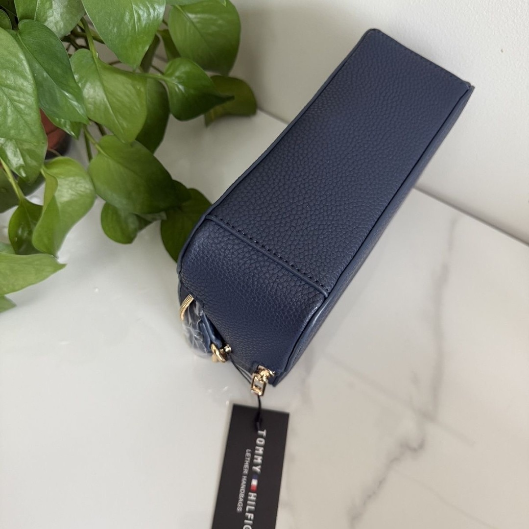 Tommy Hilfiger Signature Stripe Crossbody Bag · WT56241 — תמונה 14