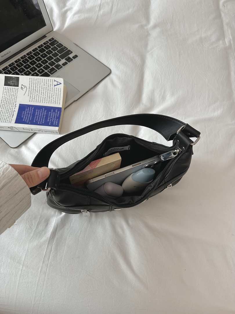 Adidas Originals Hobo PU Leather Bag · EA0750 — תמונה 9