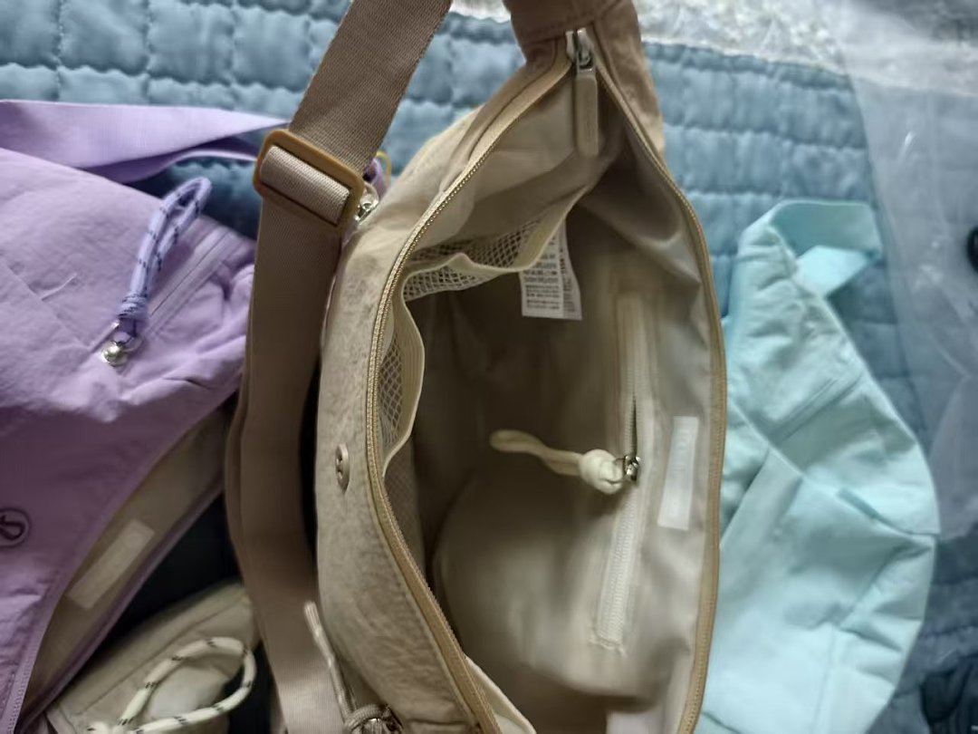 Lululemon Slouchy Sling Bag · DL92081 — תמונה 11