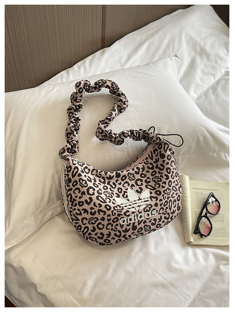 Adidas Leopard Small Shoulder Bag · EA1820 — תמונה 54