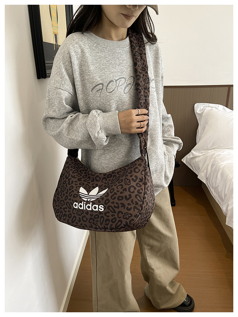 Adidas Leopard Small Shoulder Bag · EA1820 — תמונה 10