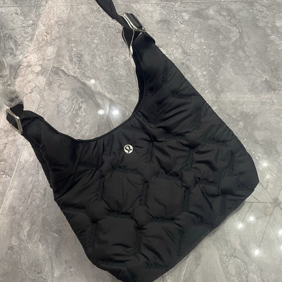 Lululemon Quilty Pleasures Shoulder Bag Mini · DL9339 — תמונה 11
