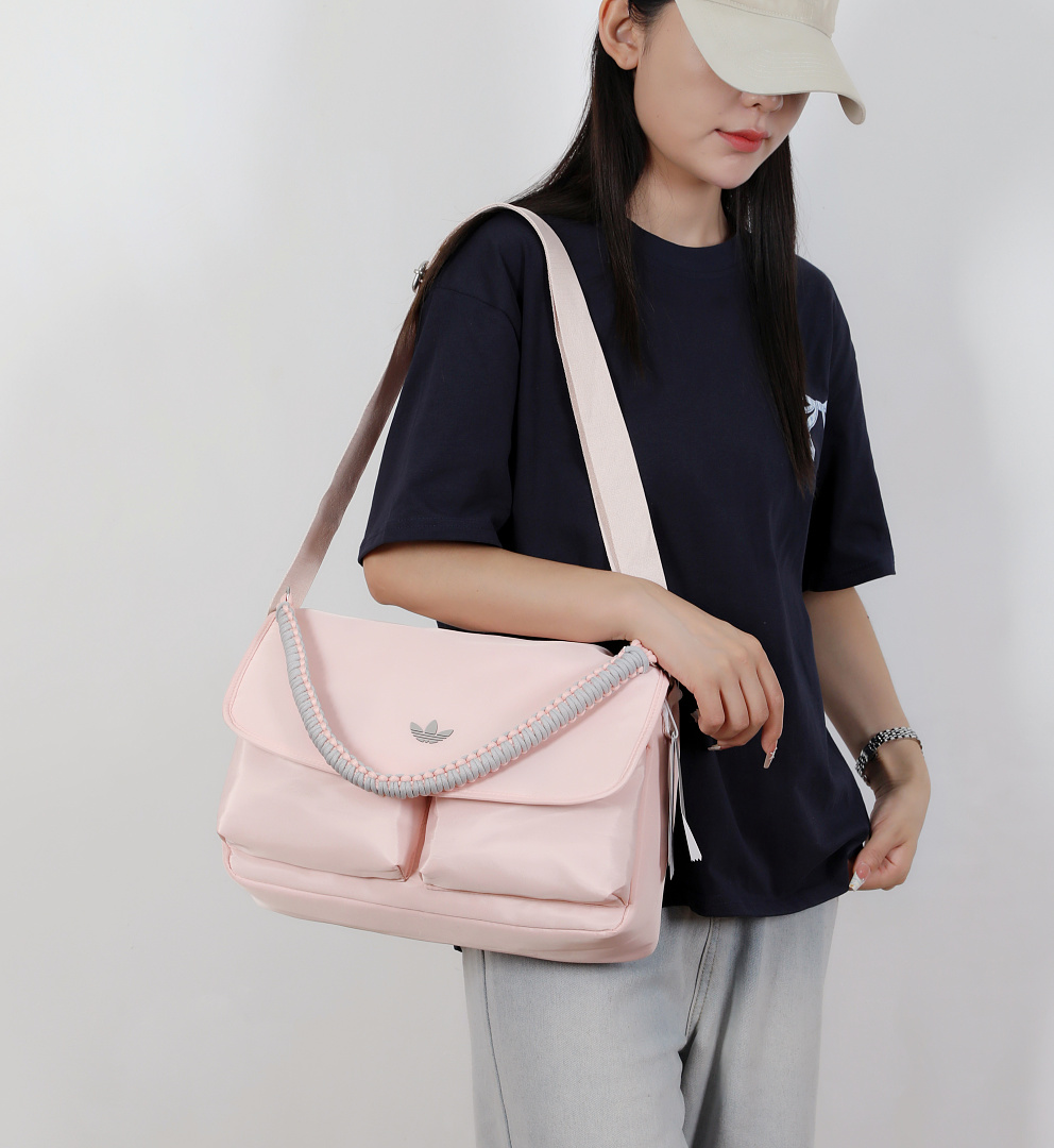 Adidas Adicolor Messenger Bag · DA92181 — תמונה 25