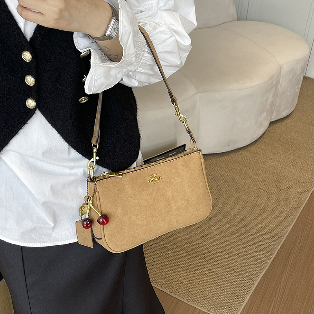 Coach Plaza Bag · EC6662 — תמונה 10