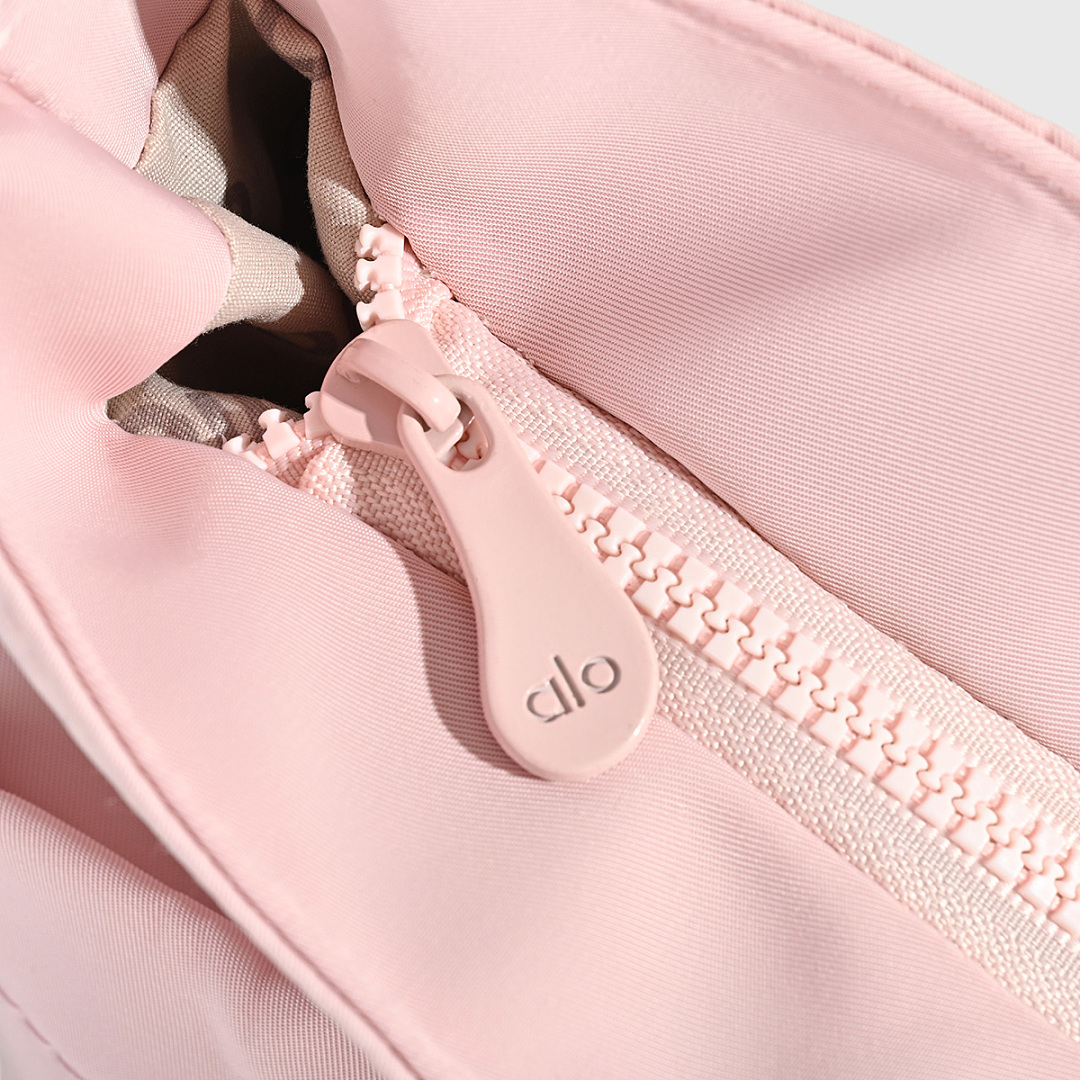 Alo Yoga Studio Utility Carryall Tote · WA14239 — תמונה 17