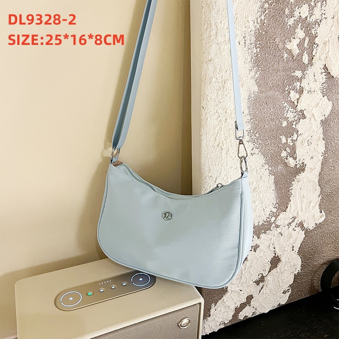 Lululemon City Essentials Shoulder Bag · DL9328 — תמונה 4