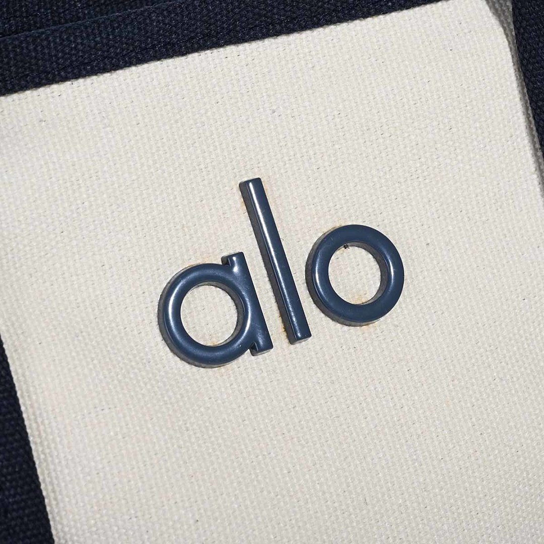 Alo Yoga — תיק טוטו · WA16034 — תמונה 12