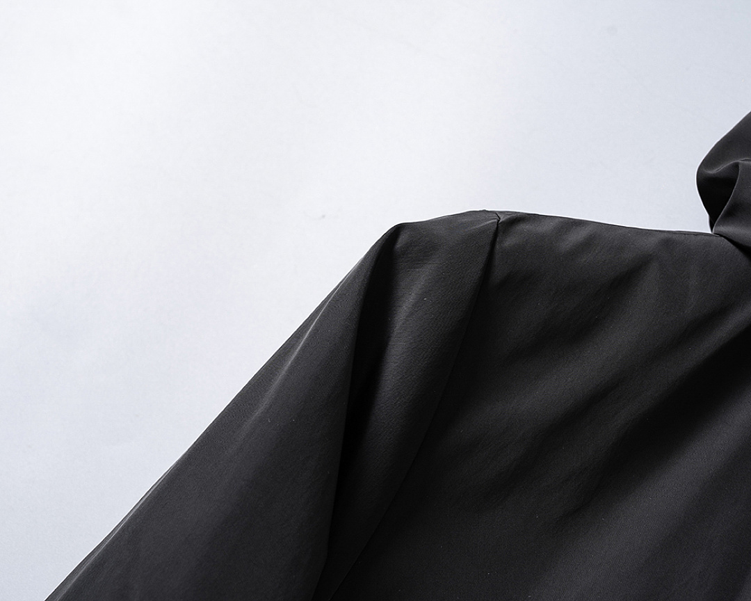 Prada Re-Nylon Hooded Jacket · PD25072 — תמונה 11