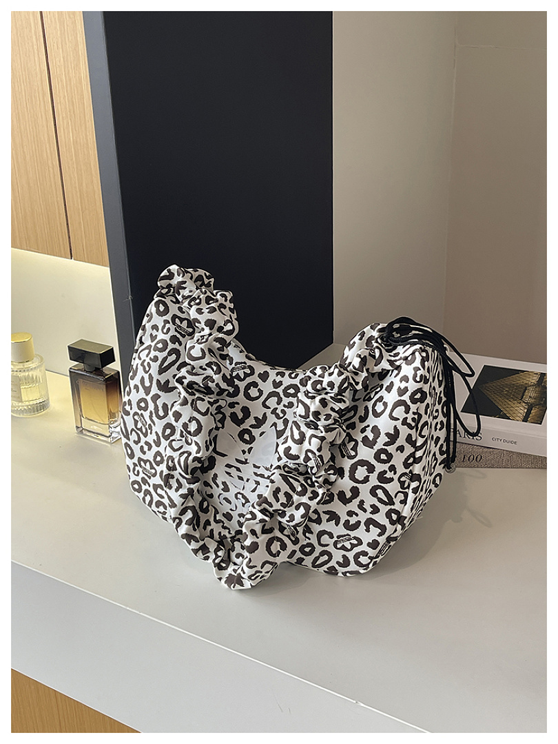 Adidas Leopard Small Shoulder Bag · EA1820 — תמונה 44