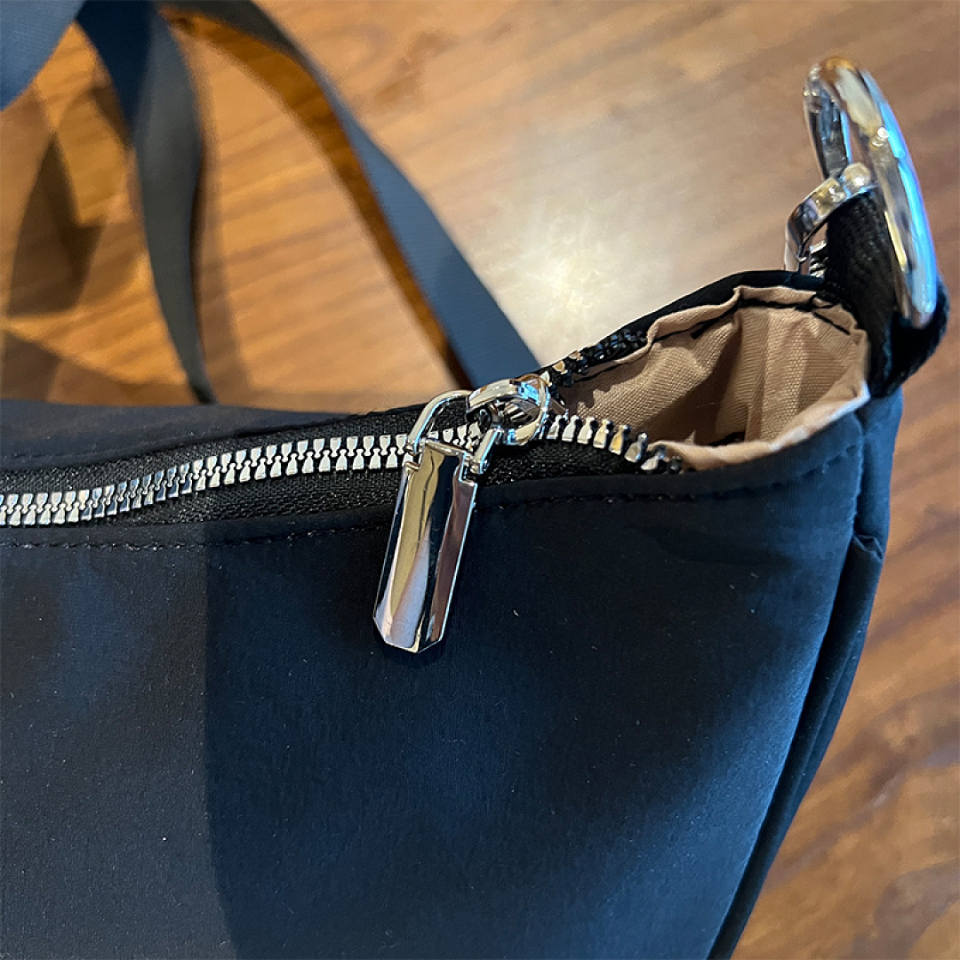 Lululemon City Essentials Shoulder Bag · DL9328 — תמונה 30