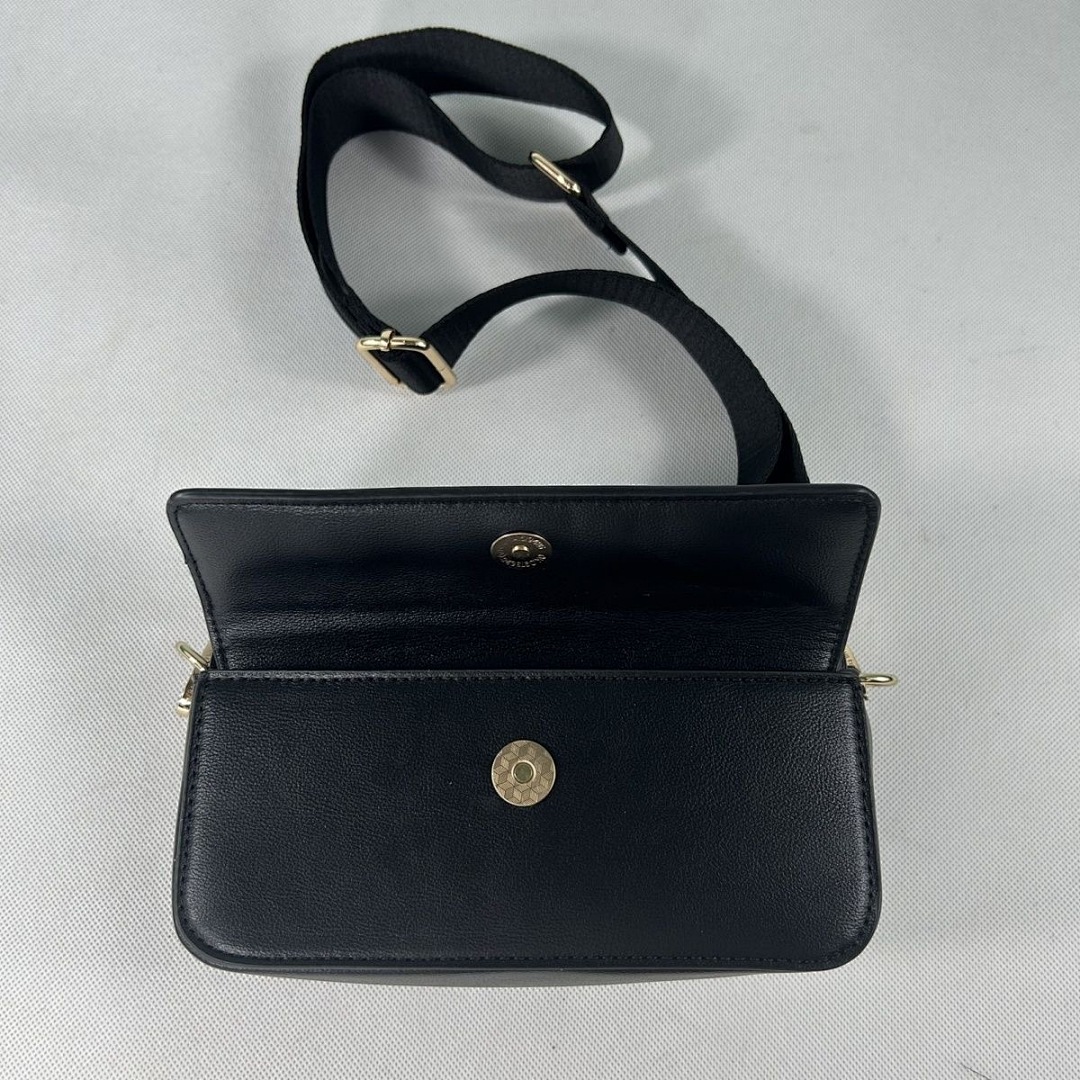 Tommy Hilfiger Monogram Pebbled Crossbody Bag · WT35870 — תמונה 6