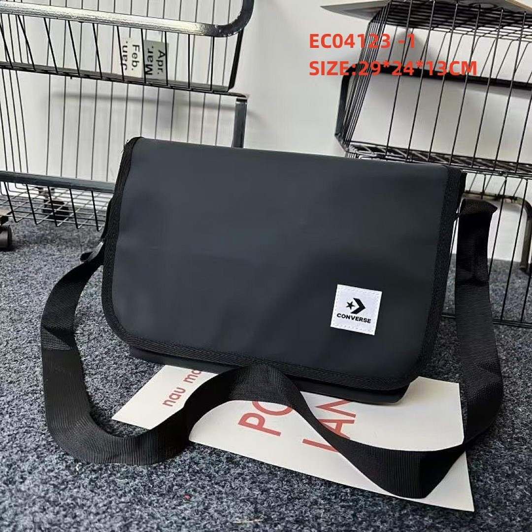 Converse Chuck Taylor Messenger Bag · EC04123