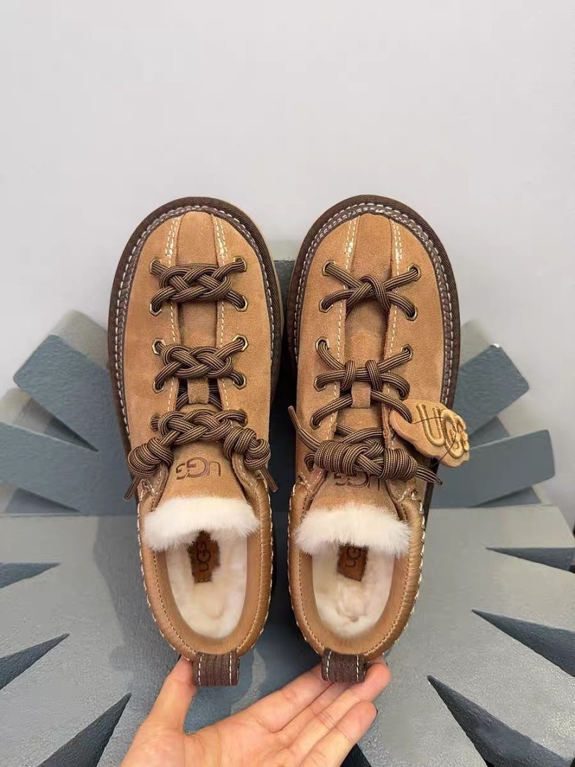 UGG Heritage Lace-Up Slipper · UU33551 — תמונה 12