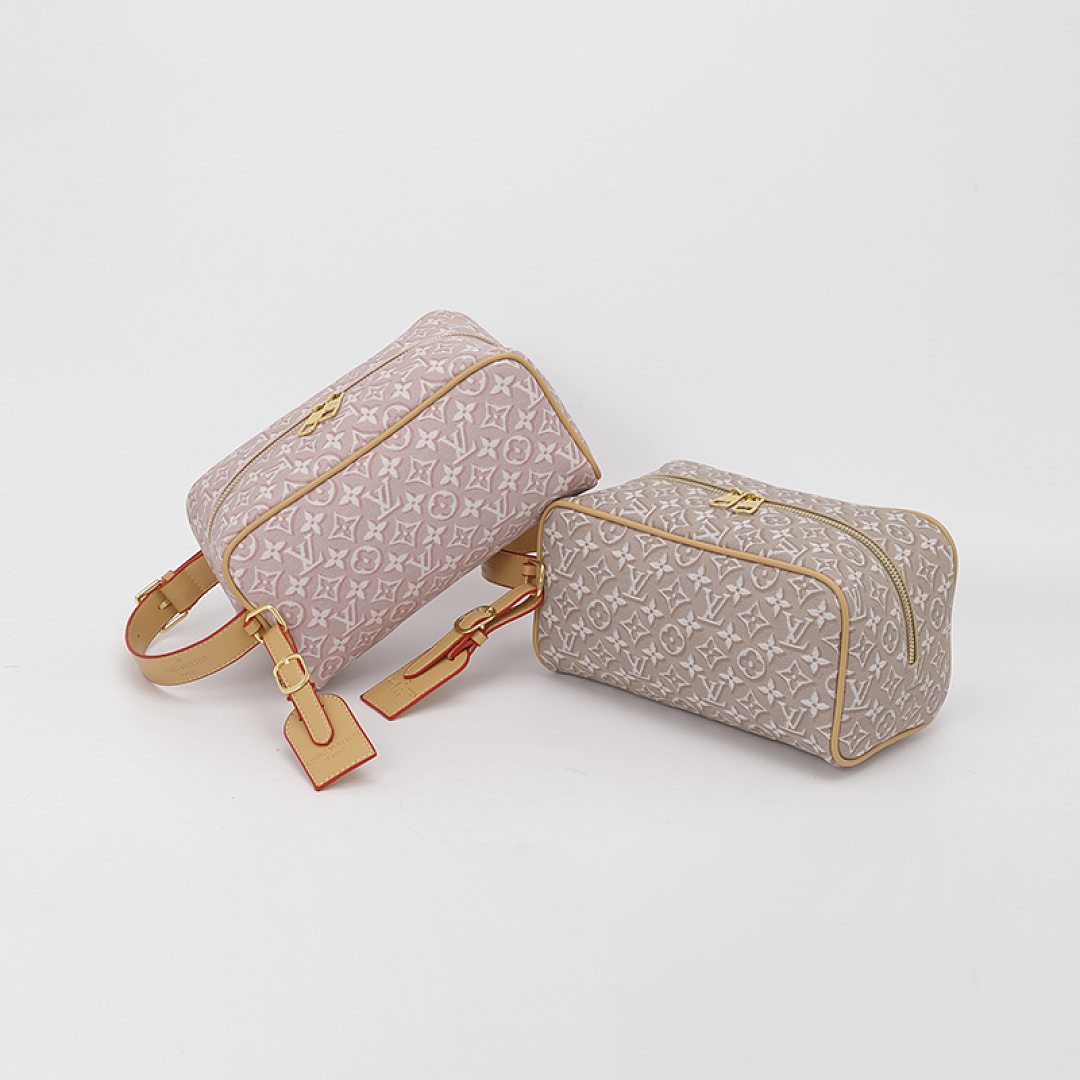 Louis Vuitton Pochette Cosmétique PM · EL6668 — תמונה 44
