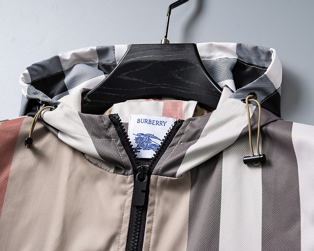 Burberry Reversible Check Newport Hooded Jacket · PB25073 — תמונה 13