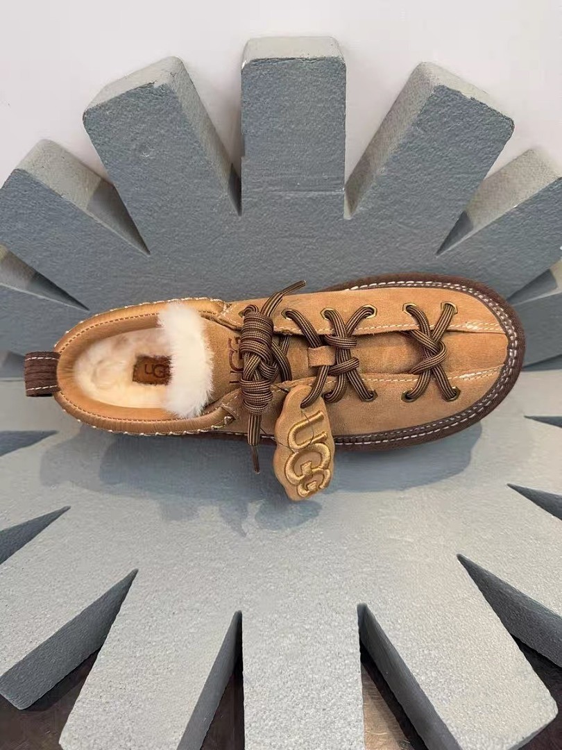 UGG Heritage Lace-Up Slipper · UU33551 — תמונה 8