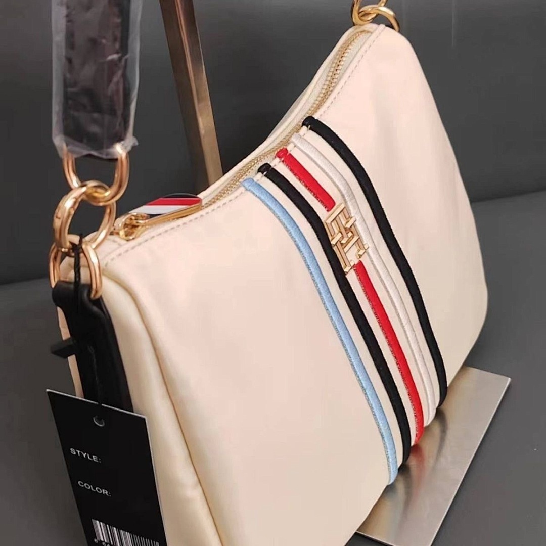 Tommy Hilfiger Signature Stripe Crossbody Bag · WT35809 — תמונה 7