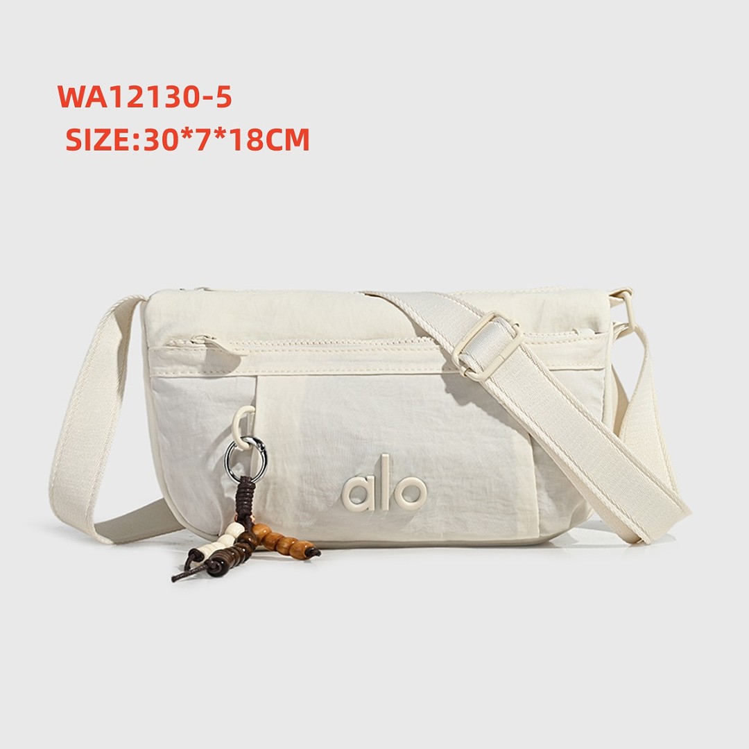 Alo Yoga Explorer Fanny Pack · WA12130 — תמונה 3