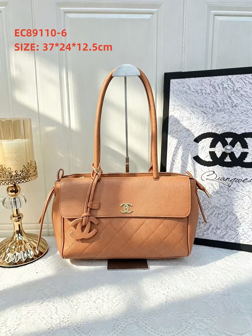 Chanel Urban Essentials Shopping Tote · EC89110 — תמונה 3
