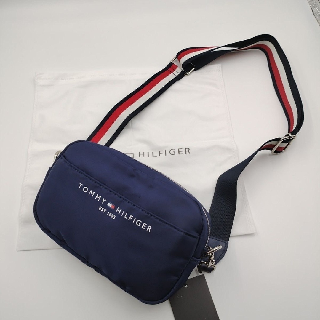 Tommy Hilfiger Logo Tape Strap Camera Bag · WT17693 — תמונה 15