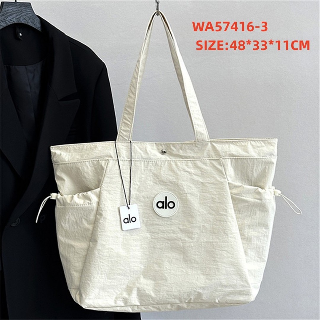 Alo Aura Universal Tote · WA57416