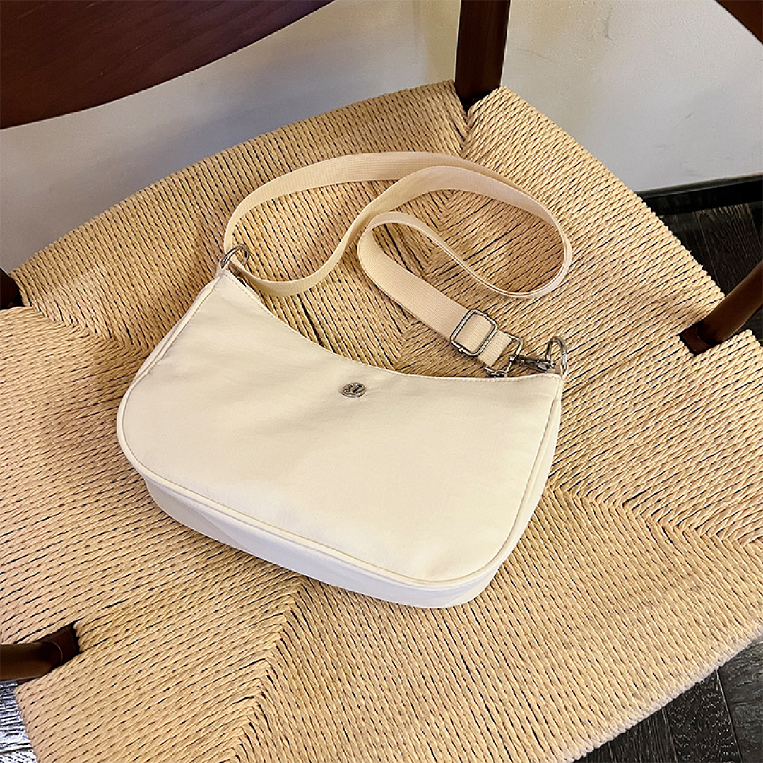 Lululemon City Essentials Shoulder Bag · DL9328 — תמונה 22