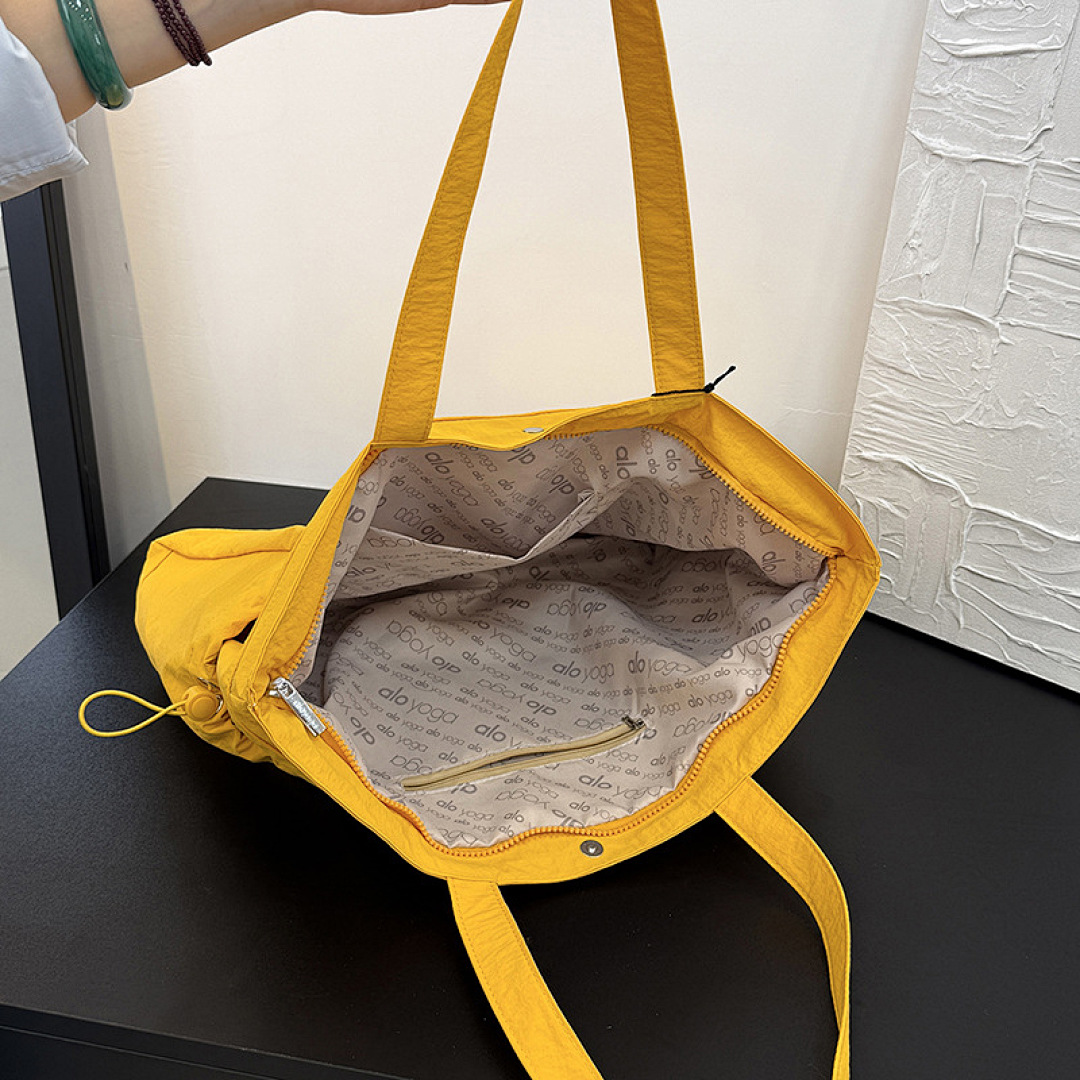 Alo Aura Universal Tote · WA57416 — תמונה 14