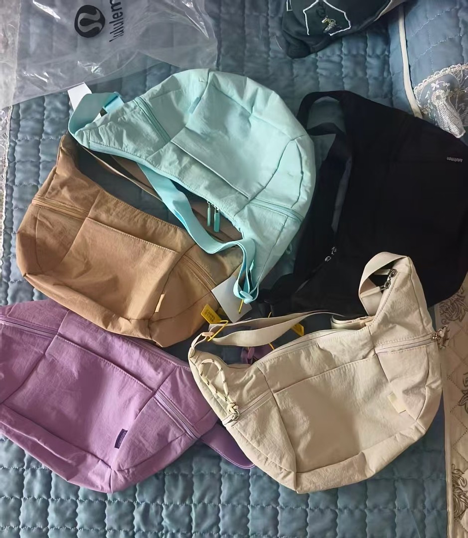 Lululemon Slouchy Sling Bag · DL92081 — תמונה 4