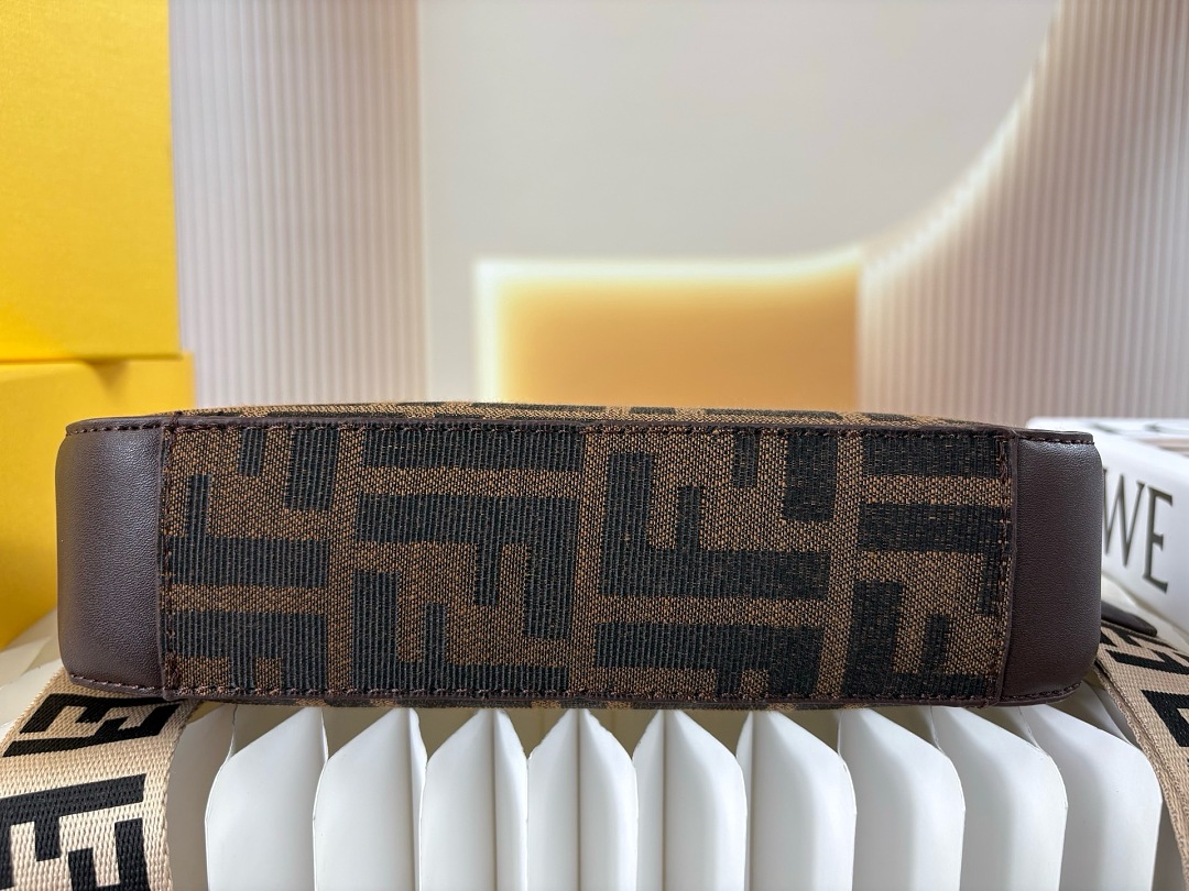 Fendi Baguette · EF88171 — תמונה 7