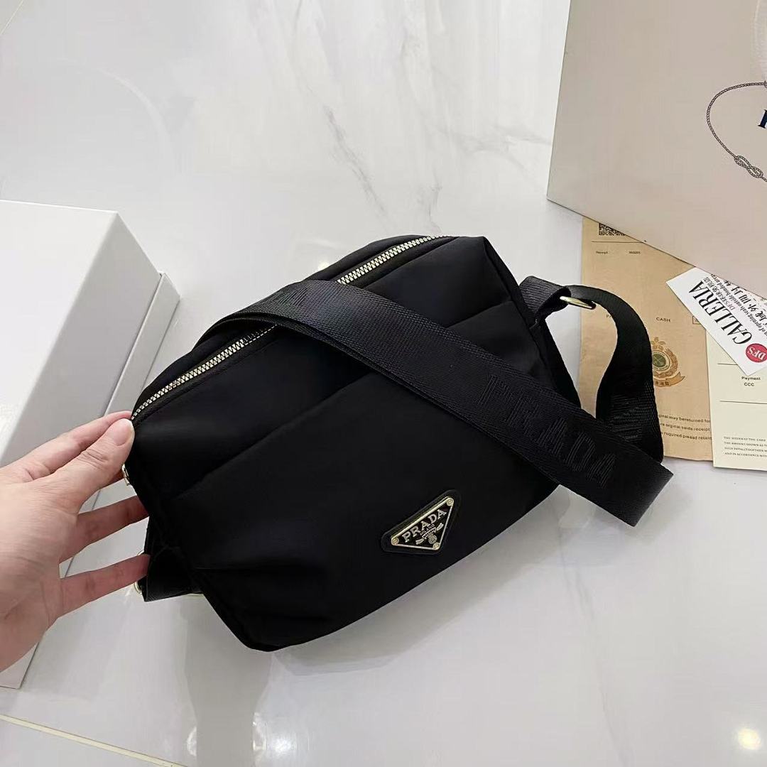 Prada Re-Nylon Shoulder Bag · EP4249 — תמונה 4
