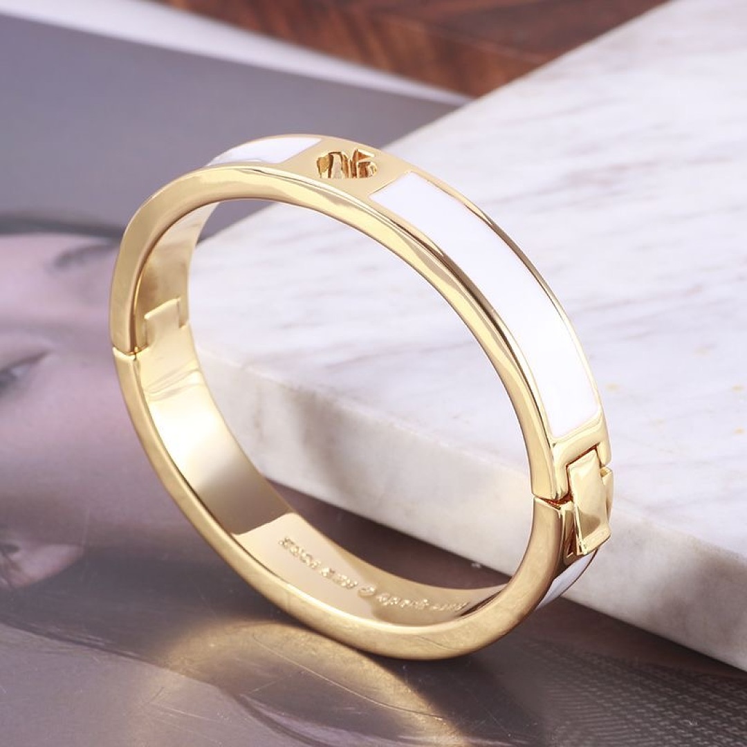 Kate Spade Hole Punch Spade Hinge Bangle · WK27409 — תמונה 9