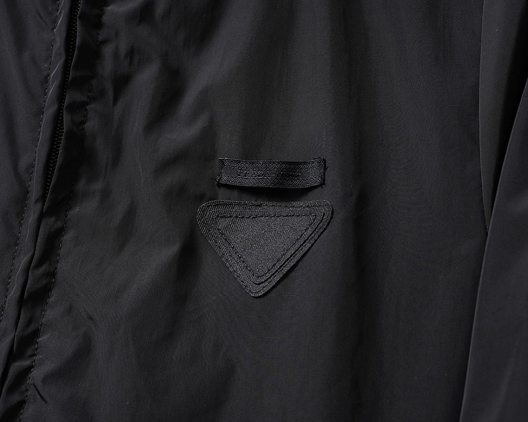 Prada Re-Nylon Hooded Jacket · PD25072 — תמונה 9