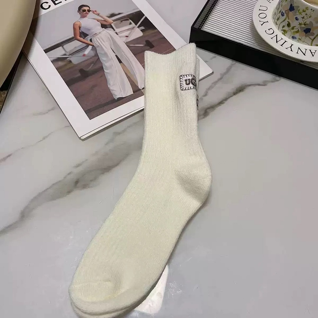 UGG Trey Rib Knit Crew Socks · WU35961 — תמונה 12