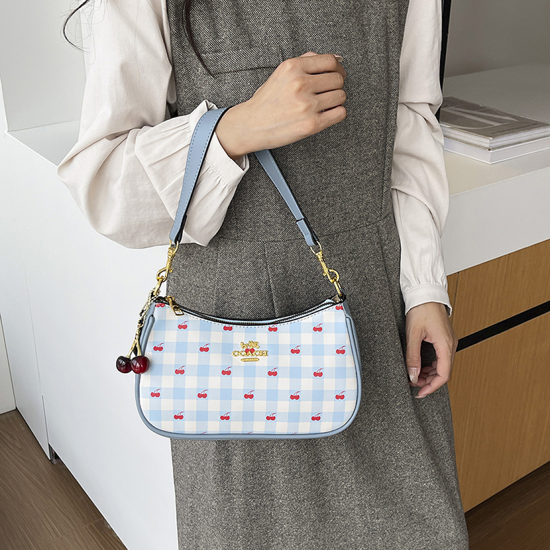 Coach Nolita 19 With Gingham Print · EC6669 — תמונה 17