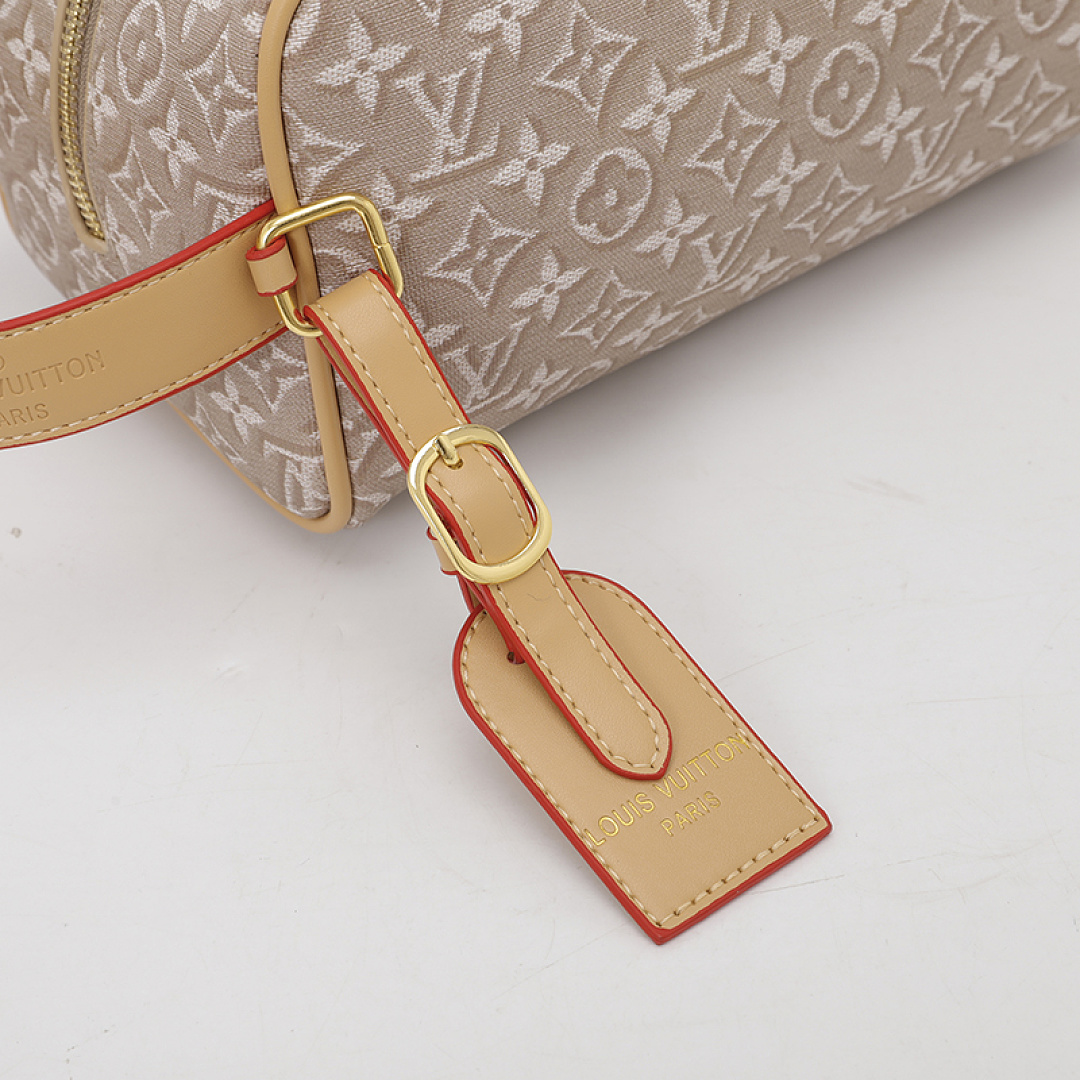 Louis Vuitton Pochette Cosmétique PM · EL6668 — תמונה 43