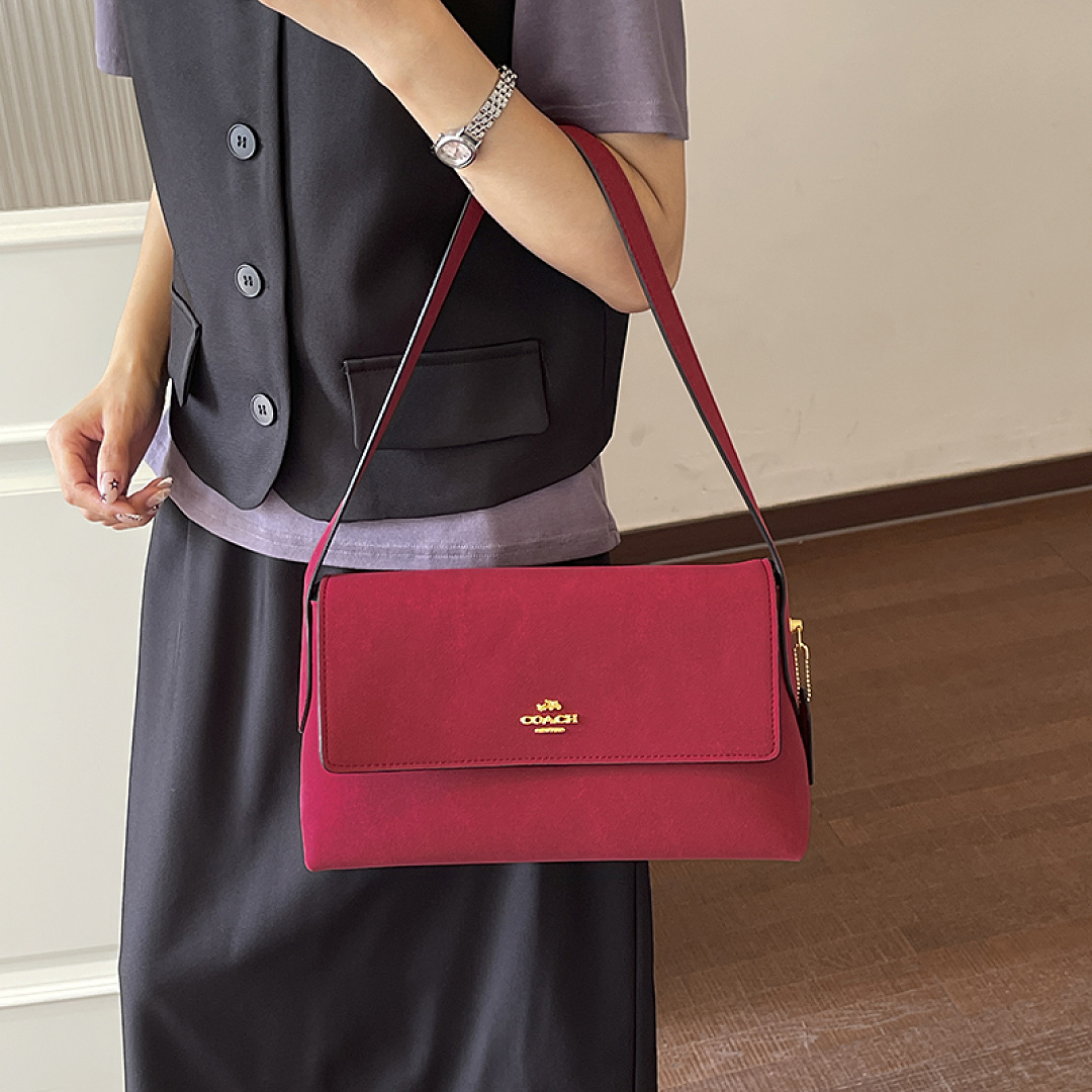 Coach Etta Small Flap Shoulder Bag · EC16638 — תמונה 14
