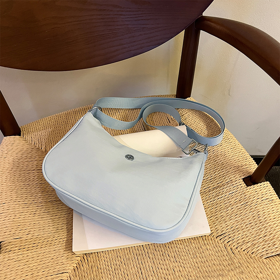 Lululemon City Essentials Shoulder Bag · DL9328 — תמונה 19