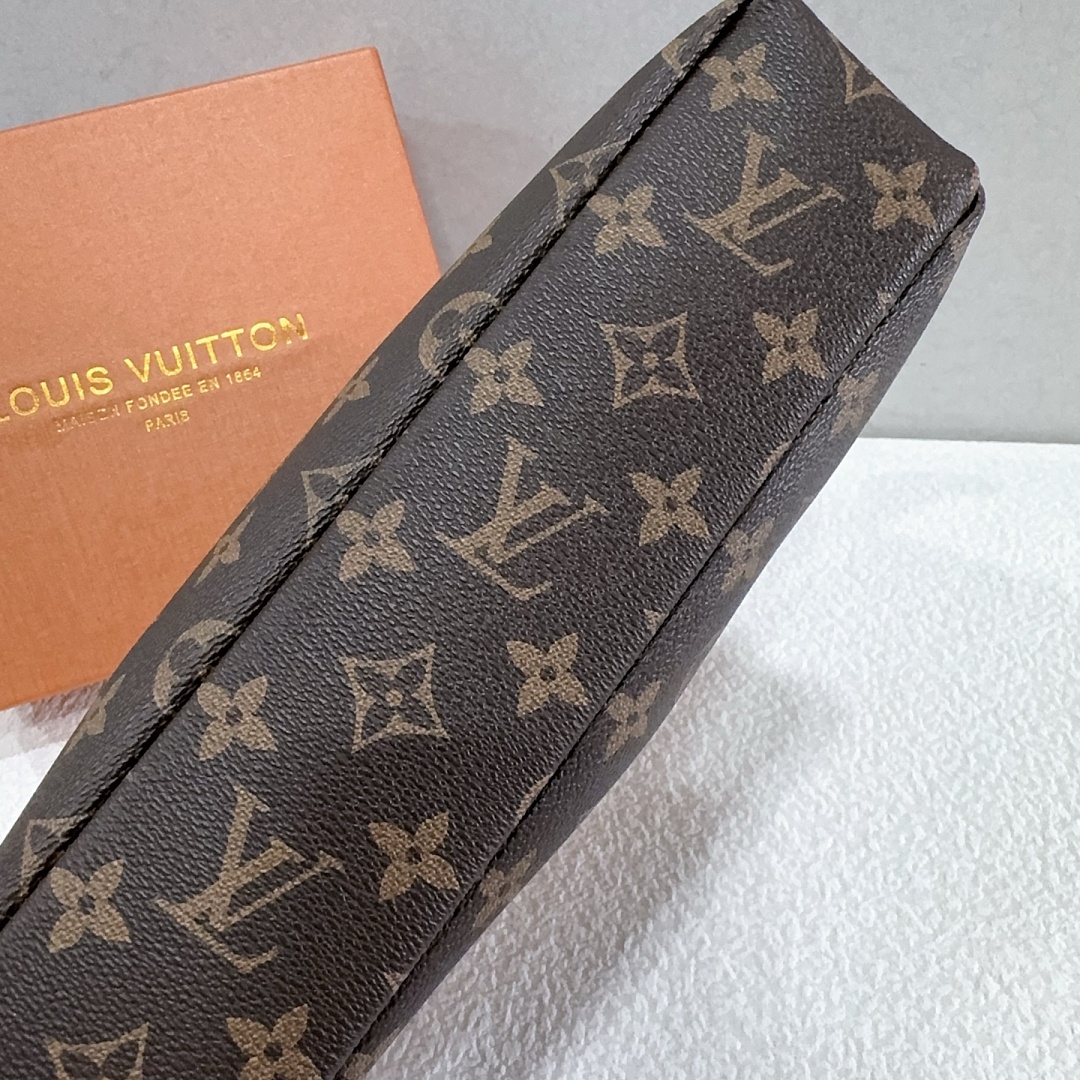 Louis Vuitton Pochette Voyage Souple · EL8860 — תמונה 11