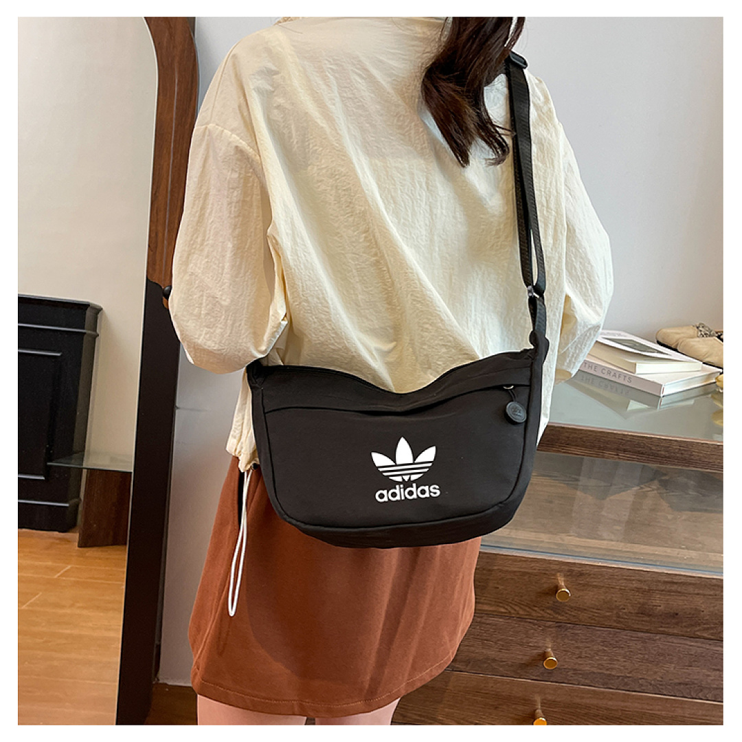 Adidas OG Mini Crescent Crossbody · DA894412 — תמונה 6