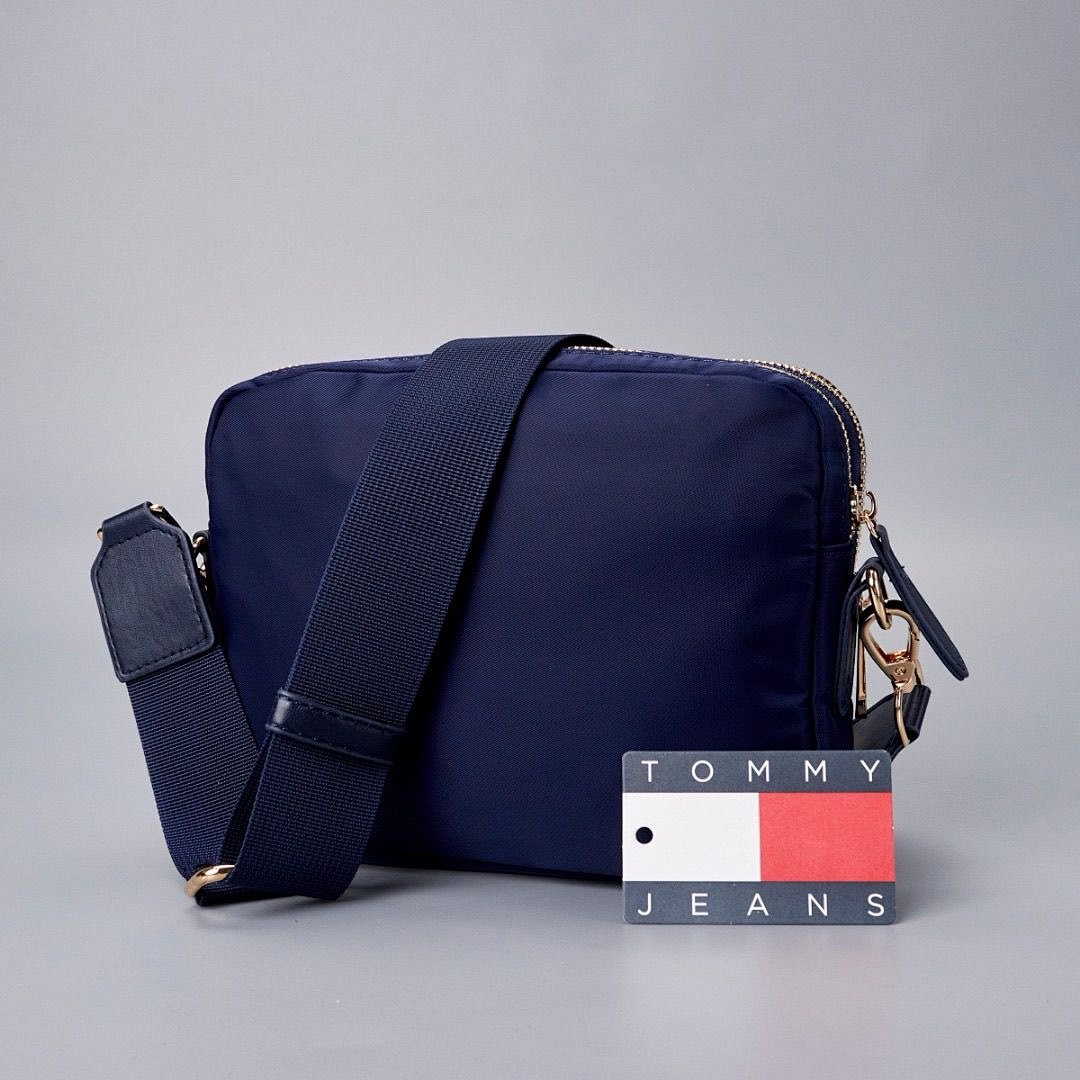 Tommy Hilfiger Popette Global Stripe Crossbody Camera · WT24587 — תמונה 16