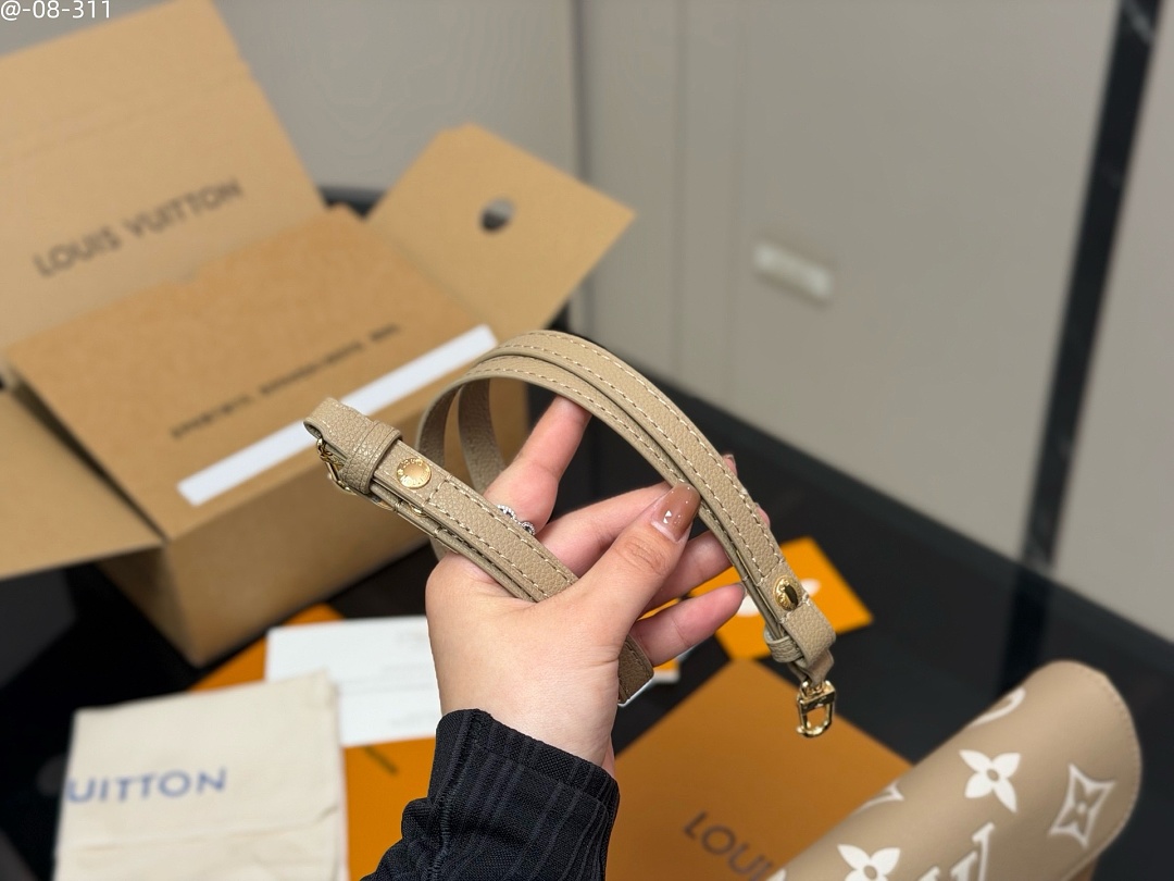 Louis Vuitton Wallet on Chain Ivy · GL18170 — תמונה 9